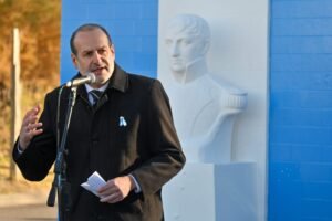Susbielles encabezó acto por Día de la Bandera y 205° aniversario de Belgrano. Destacó sus valores de perseverancia
