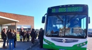 El Bus Turístico realiza recorridos especiales por aniversarios en Villa Mitre y Bella Vista.