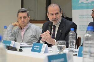 Susbielles preside Comité Cuenca Hídrica Río Sauce Grande con intendentes de cinco municipios de la región.