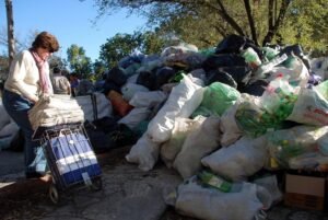 Campaña de ecocanje en Vista Alegre ofrece compost a cambio de residuos reciclables.