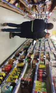 La OMIC realizó relevamientos en supermercados para verificar productos esenciales y precios.