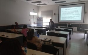 La OMIC presentó sus servicios de mediación comunitaria a estudiantes de la Universidad Nacional del Sur.