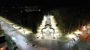 Se completó la instalación de 390 luminarias LED en el Parque de Mayo con $4.2 millones de inversión municipal.