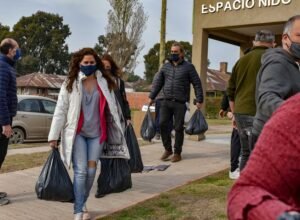 Se entregaron 76 mil bolsones y 60 mil viandas a través de 120 comedores durante emergencia sanitaria.