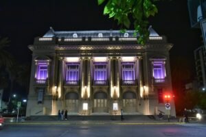 El Teatro Municipal organiza dos funciones a beneficio de las familias damnificadas por el temporal: hoy a las 21.30 hs la murga Original de Permiso Precario