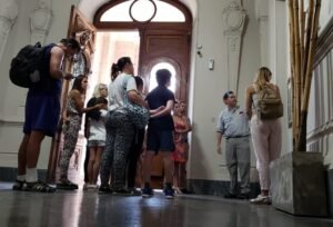 Inicia ciclo de caminatas guiadas gratuitas por el centro histórico de Bahía Blanca todos los miércoles.