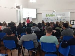 La Municipalidad realizó jornadas de capacitación en gestión de equipos para 50 agentes municipales.