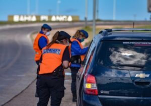 Se establecen requisitos de aislamiento y documentación para personas que ingresan desde zonas de transmisión local de COVID-19.