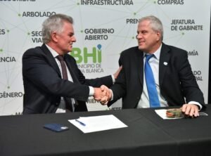El intendente Héctor Gay firmó un convenio de financiamiento no reembolsable para desarrollar 5 obras de infraestructura escolar en Bahía Blanca