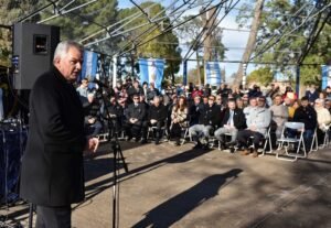 Ceremonia oficial del 212º aniversario de la Revolución de Mayo en Bahía Blanca