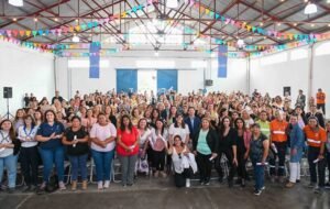 Municipio reconoció a 80 mujeres trabajadoras por su rol en la reconstrucción de Bahía Blanca.
