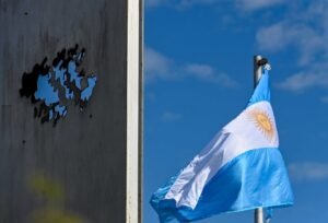Se realizó el acto oficial en el cenotafio de La Falda y Cuyo para conmemorar el 41° aniversario de la Gesta de Malvinas