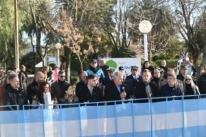 Cabildo celebró su 120° aniversario con ceremonia oficial encabezada por el intendente Héctor Gay. Se destacaron obras de pavimentación