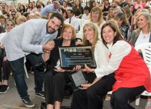 Jardín Colorín Colorado celebró sus 50 años. Municipio entregó placa por su labor educativa.