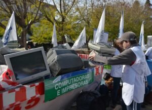 Campaña municipal de recolección de residuos peligrosos mañana en terminal de ómnibus.