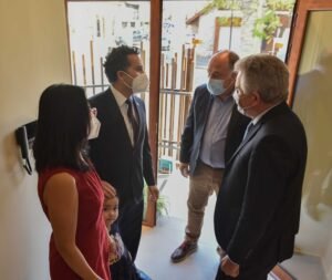 El intendente Héctor Gay asistió a la ceremonia del Día Nacional de Chile en el consulado ubicado en Belgrano 503