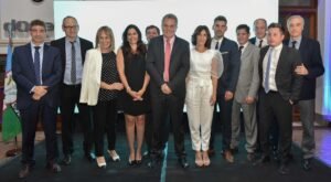 Intendente Héctor Gay asume mandato 2019-2023 agradeciendo a votantes y comprometiéndose con transparencia.