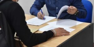 El Consultorio jurídico gratuito realiza sus últimos encuentros de julio en dos barrios con atención por turnos coordinados.