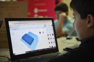 Bahía Hub ofrece talleres tecnológicos y creativos gratuitos durante el carnaval para menores de 6 a 16 años.