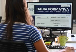 Portal educativo municipal con 783 ofertas de formación en 63 instituciones bahienses.