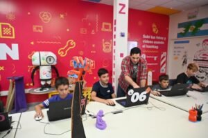 Bahía Hub organiza actividades carnavaleras gratuitas para niños y adolescentes de lunes a viernes.