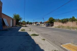Rige prohibición de estacionamiento en calle Caseros entre Indiada y Misioneros.
