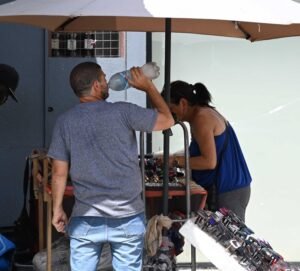 Guía municipal de prevención de golpes de calor con recomendaciones para hidratación