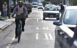 La Municipalidad demarcará ciclovías en Viamonte y Darregueira con corte de tránsito en avenida Colón.