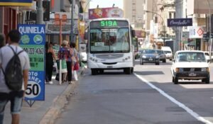 Se extienden los horarios del transporte público durante el fin de semana con servicio especial para personal de Salud y Seguridad.