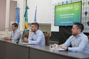 Personal de salud y seguridad accede a transporte público gratuito durante cuarentena obligatoria.