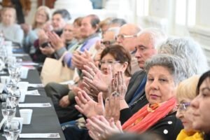 Más de 30 mil adultos mayores participaron de Bahía a lo Grande entre 2024 y 2025 con talleres