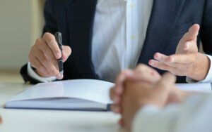 La municipalidad ofrece consultoría jurídica gratuita en tres barrios de la ciudad.