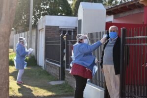Inician vigilancia epidemiológica activa con búsqueda casa por casa en barrios vulnerables.