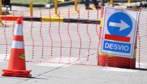 Cierres programados de calles por bacheo con desvíos de la línea 505.