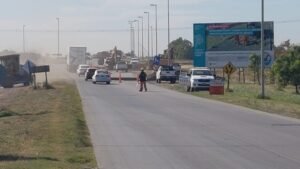 Se inician tareas de reconstrucción en la autovía Atilio Fruet a la altura del puente sobre Carrindanga. Se cierra la rama izquierda por 4 meses con desvíos alternativos habilitados. El transporte público no se verá afectado.
