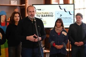Lanzamiento de 'Cultura en tu Barrio' con 200 talleres gratuitos en delegaciones municipales.