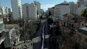 Bahía Blanca celebró el Día de la Independencia con un acto cívico-militar de récord: 135 instituciones participaron en el desfile encabezado por el intendente Hector Gay