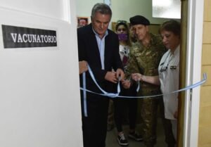 Se inaugura sala de vacunación en Hospital Militar con atención de lunes a viernes.