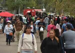 El domingo se realiza la nueva edición del Disfrutá Bahía en la Isla del Parque de Mayo de 12 a 18 horas. Contará con bandas musicales (Muros