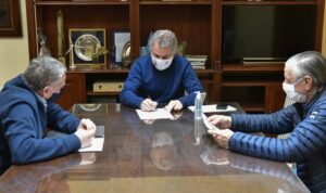 Puma Energy donó 3 mil litros de gasoil para ambulancias que atienden pacientes con COVID-19.