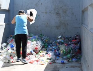 Este sábado 25 se realiza ecocanje en Parque Illia donde vecinos pueden canjear papel