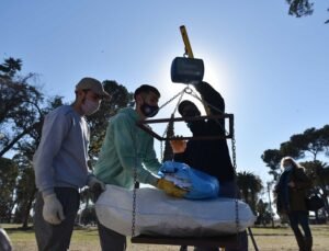 Campaña de ecocanje en barrio Novaterra donde los vecinos pueden intercambiar residuos reciclables (papel