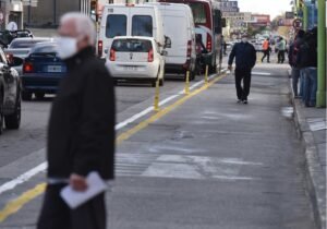 Comienza el ensanchamiento de veredas en el microcentro bahiense para mejorar la circulación peatonal.