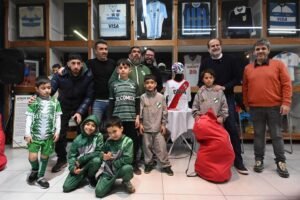 Fundación River donó 420 pelotas a 30 escuelitas municipales de fútbol en Bahía Blanca.
