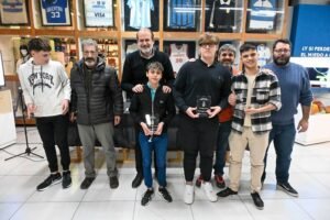 Susbielles encabezó entrega de distinciones a leyendas olímpicas bahienses en ciclo Gloria Deportiva.