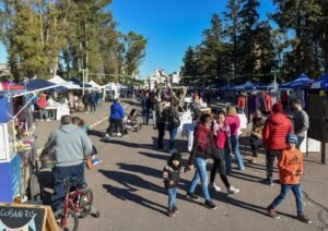 Las ferias tradicionales se realizarán este fin de semana en tres espacios públicos: Patio de Alfonsina (sábado 12 a 18 hs)