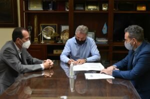 El Municipio de Bahía Blanca y Profertil firmaron un convenio para auspisiciar actividades que promuevan y estimulen la vida artística