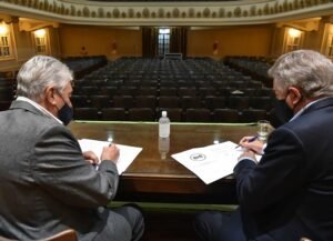 El Municipio de Bahía Blanca y la Biblioteca Rivadavia firmaron un acuerdo para impulsar actividades culturales en el Salón Auditorium