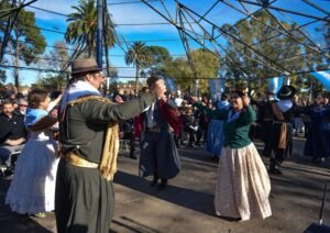 Agenda de festivales folklóricos y peñas gratuitas durante el Mes de la Tradición en Bahía Blanca.
