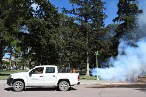 Cronograma de fumigación municipal en barrios de Bahía Blanca. La campaña se desarrollará durante toda la semana cubriendo sectores como Palihue